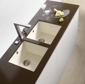 Fregadero de cocina en resina fabricado por Tecnobaño